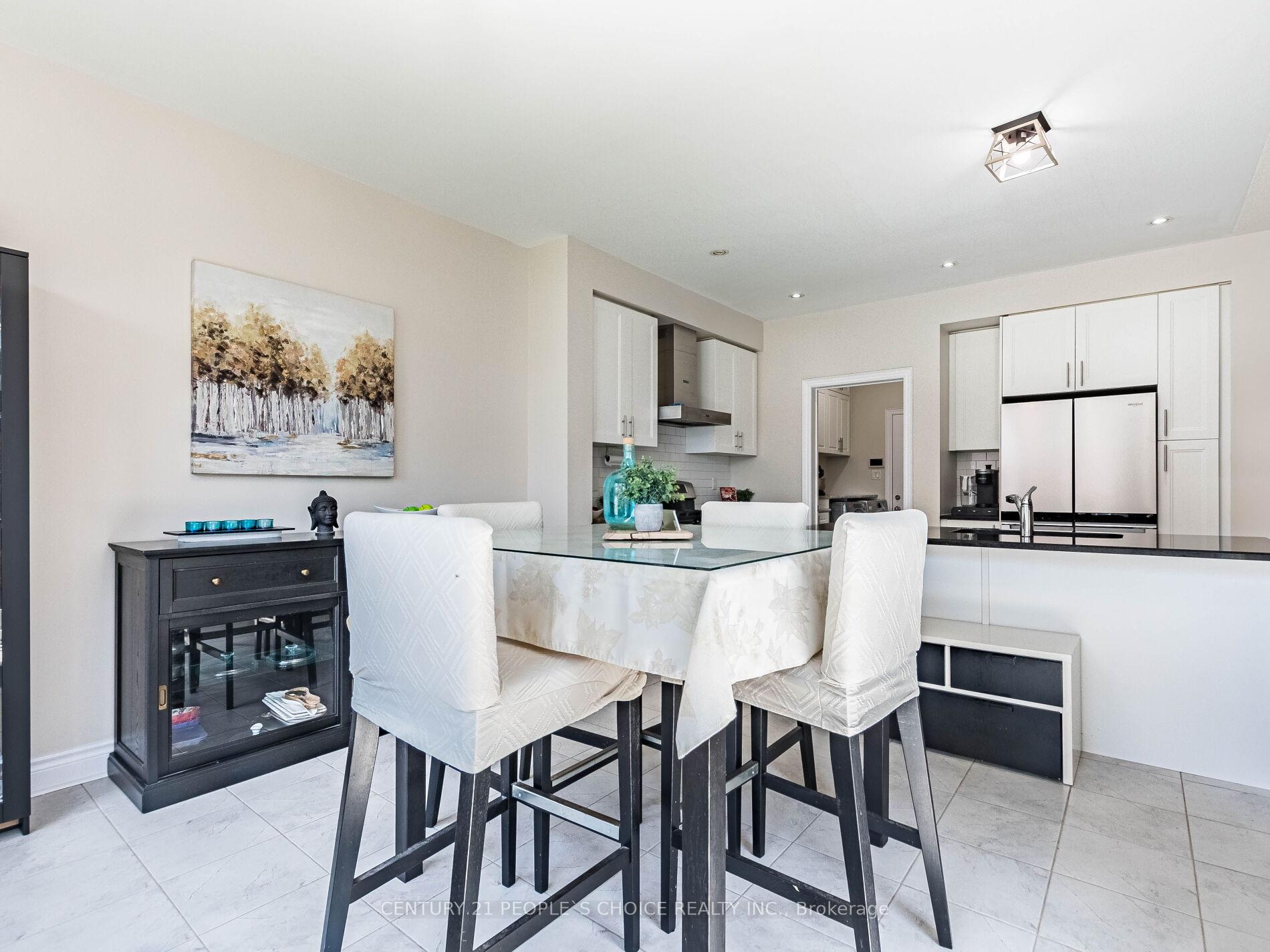 Photo 17 of 4 Dunley Crescent, Brampton, Credit Valley — HOMEH