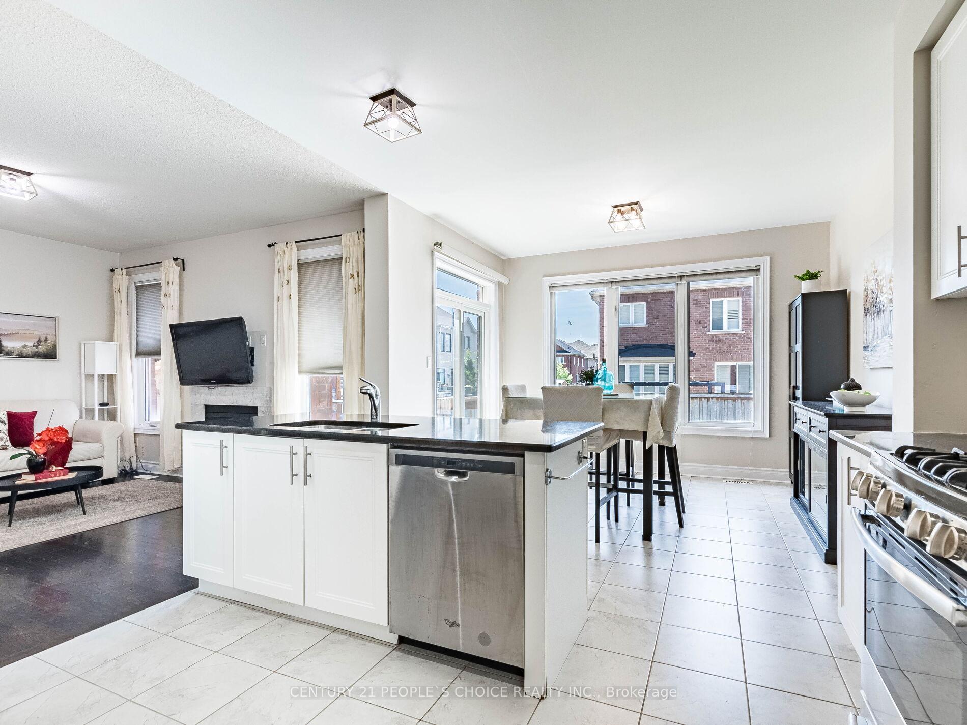 Photo 12 of 4 Dunley Crescent, Brampton, Credit Valley — HOMEH