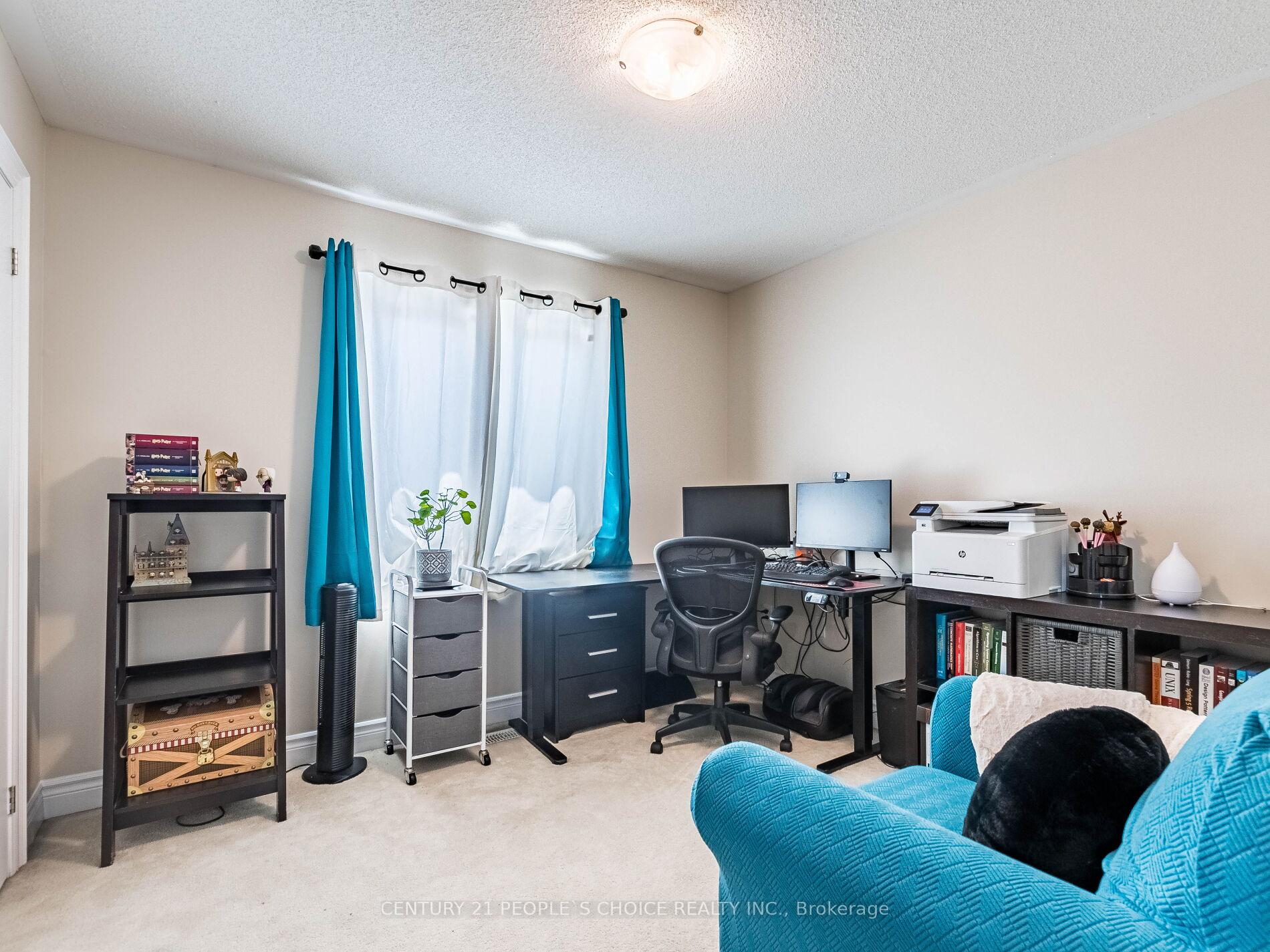 Photo 24 of 4 Dunley Crescent, Brampton, Credit Valley — HOMEH