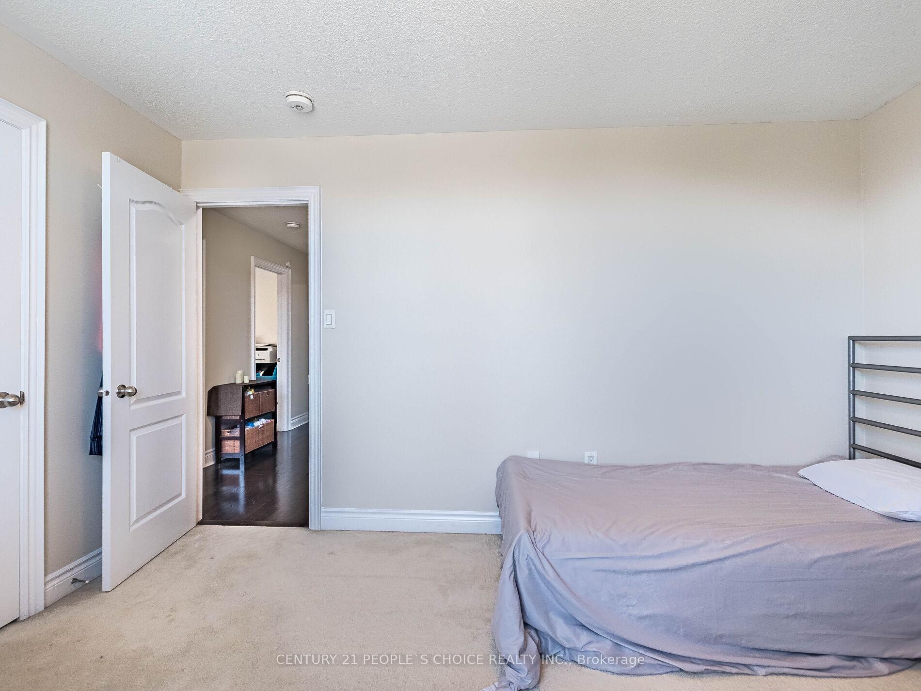 Photo 25 of 4 Dunley Crescent, Brampton, Credit Valley — HOMEH