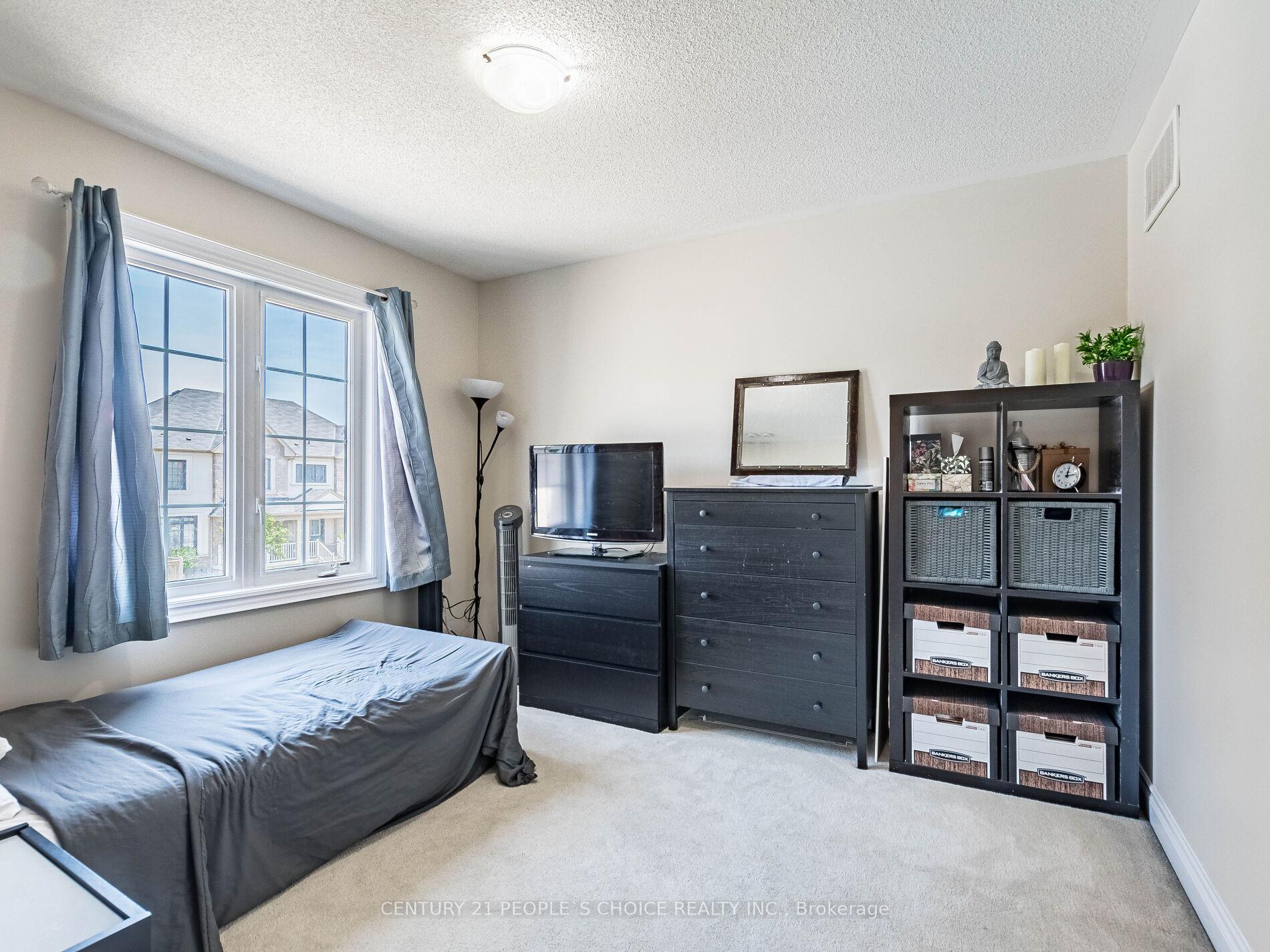 Photo 26 of 4 Dunley Crescent, Brampton, Credit Valley — HOMEH