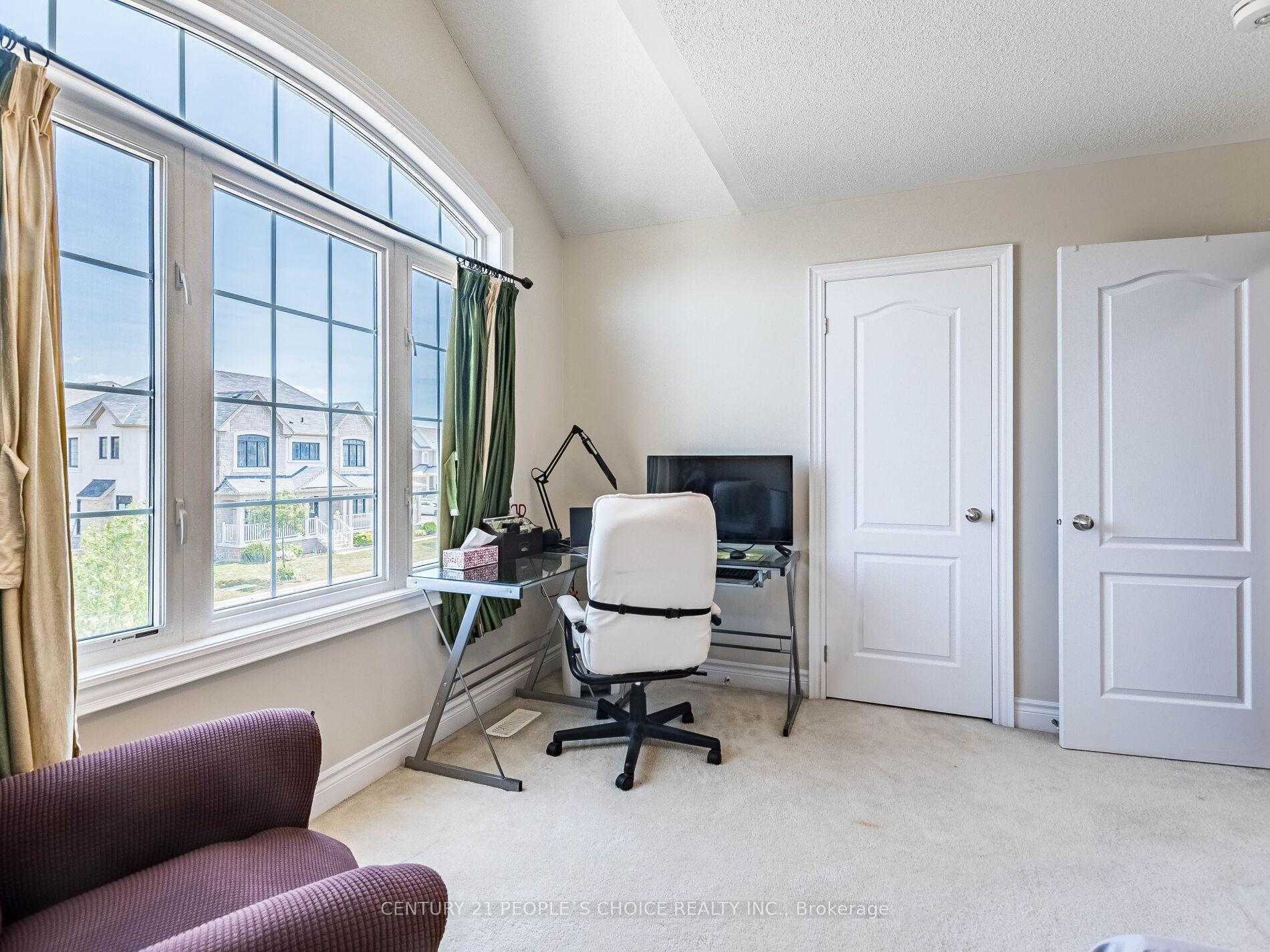 Photo 27 of 4 Dunley Crescent, Brampton, Credit Valley — HOMEH