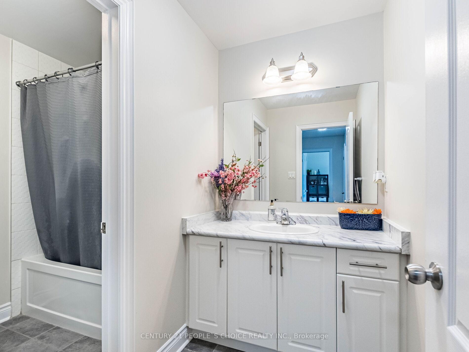 Photo 31 of 4 Dunley Crescent, Brampton, Credit Valley — HOMEH