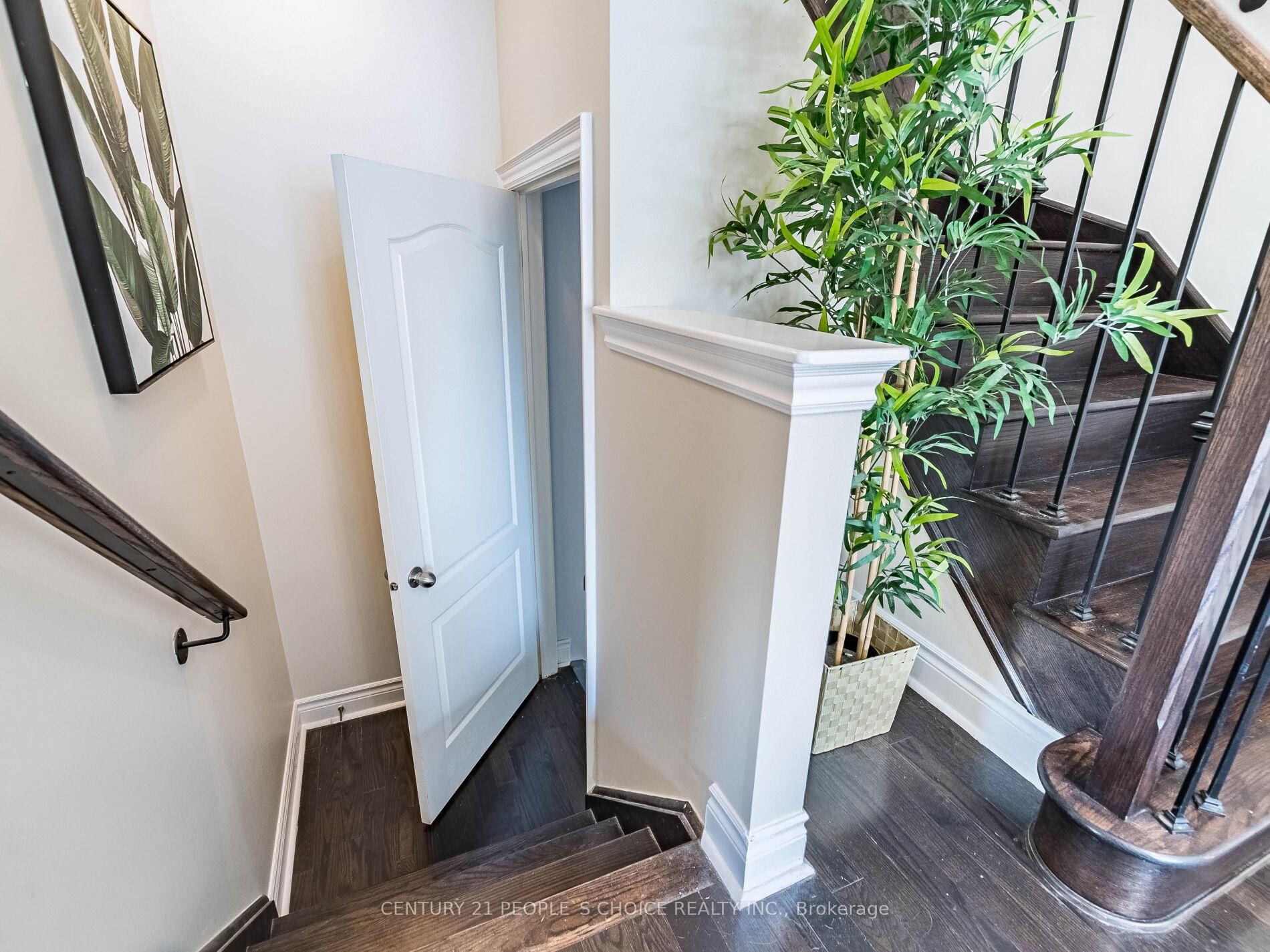 Photo 29 of 4 Dunley Crescent, Brampton, Credit Valley — HOMEH