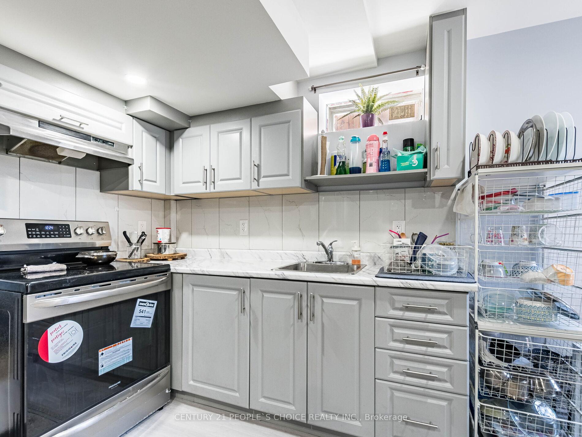Photo 33 of 4 Dunley Crescent, Brampton, Credit Valley — HOMEH