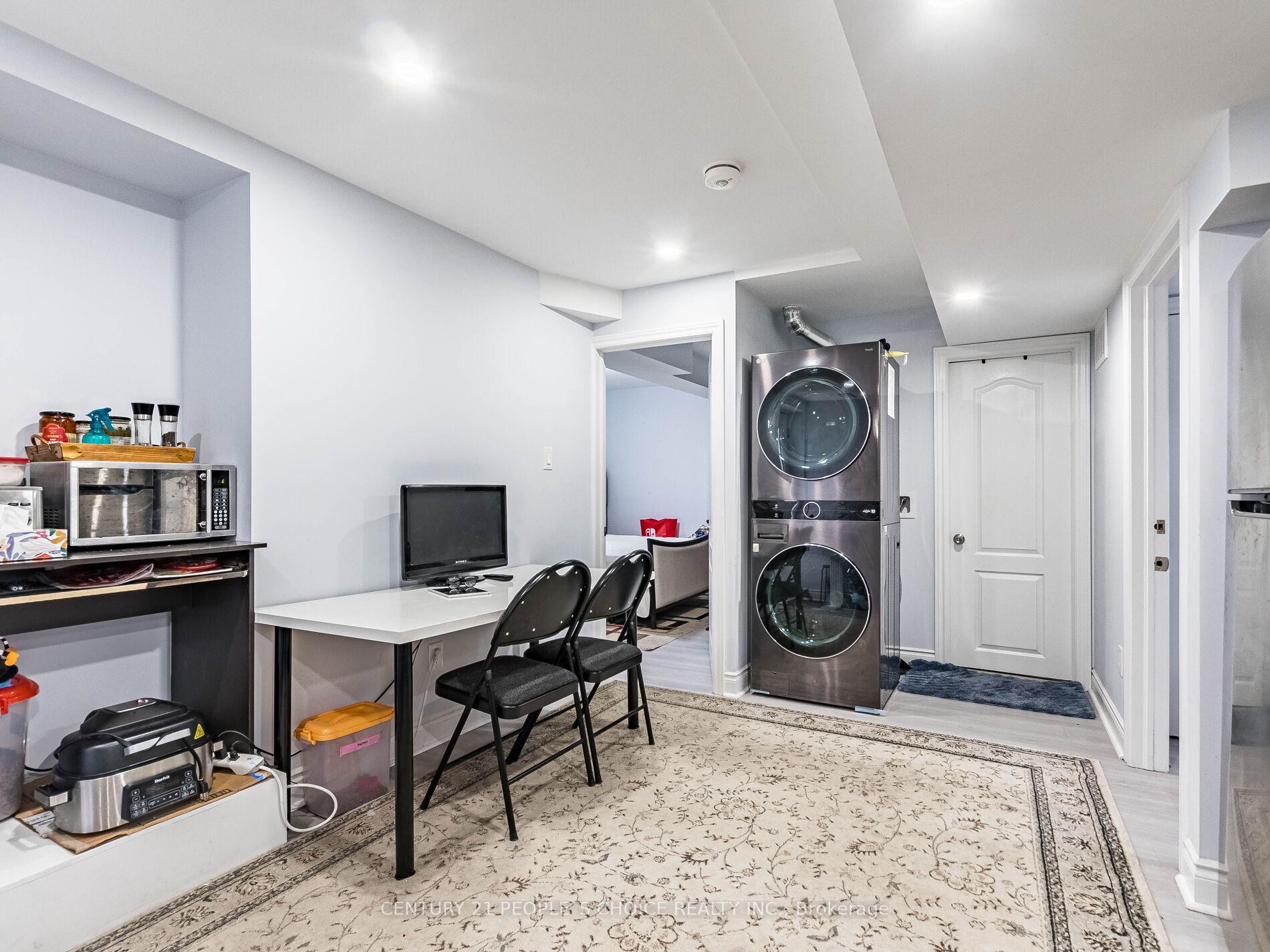 Photo 35 of 4 Dunley Crescent, Brampton, Credit Valley — HOMEH
