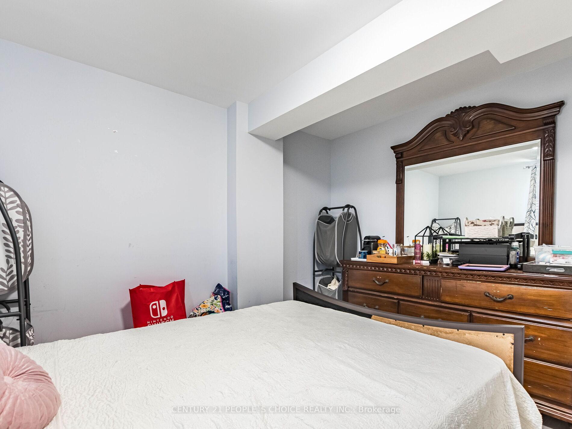 Photo 44 of 4 Dunley Crescent, Brampton, Credit Valley — HOMEH