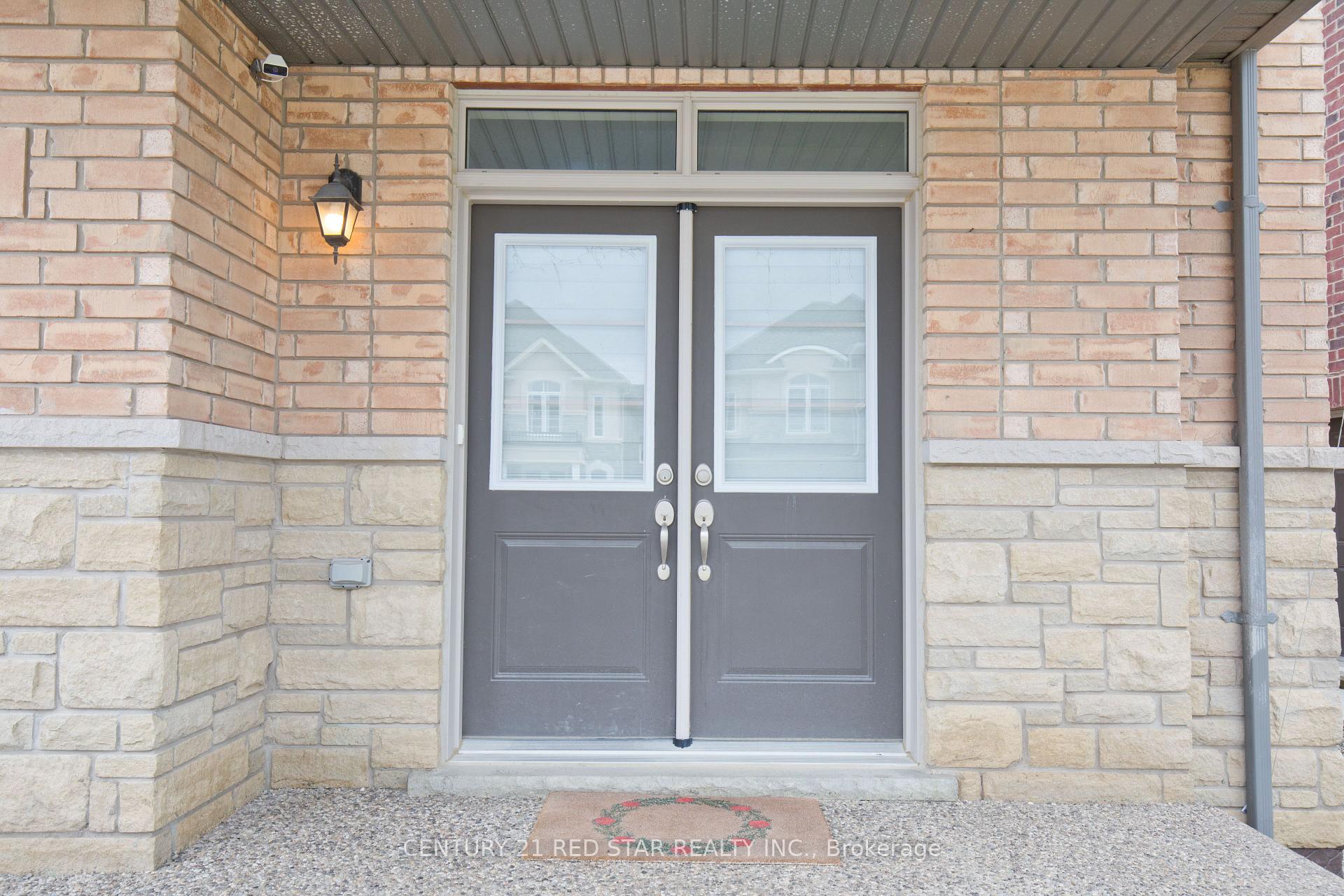 Photo 5 of 633 Brisdale Drive, Brampton, Northwest Brampton — HOMEH