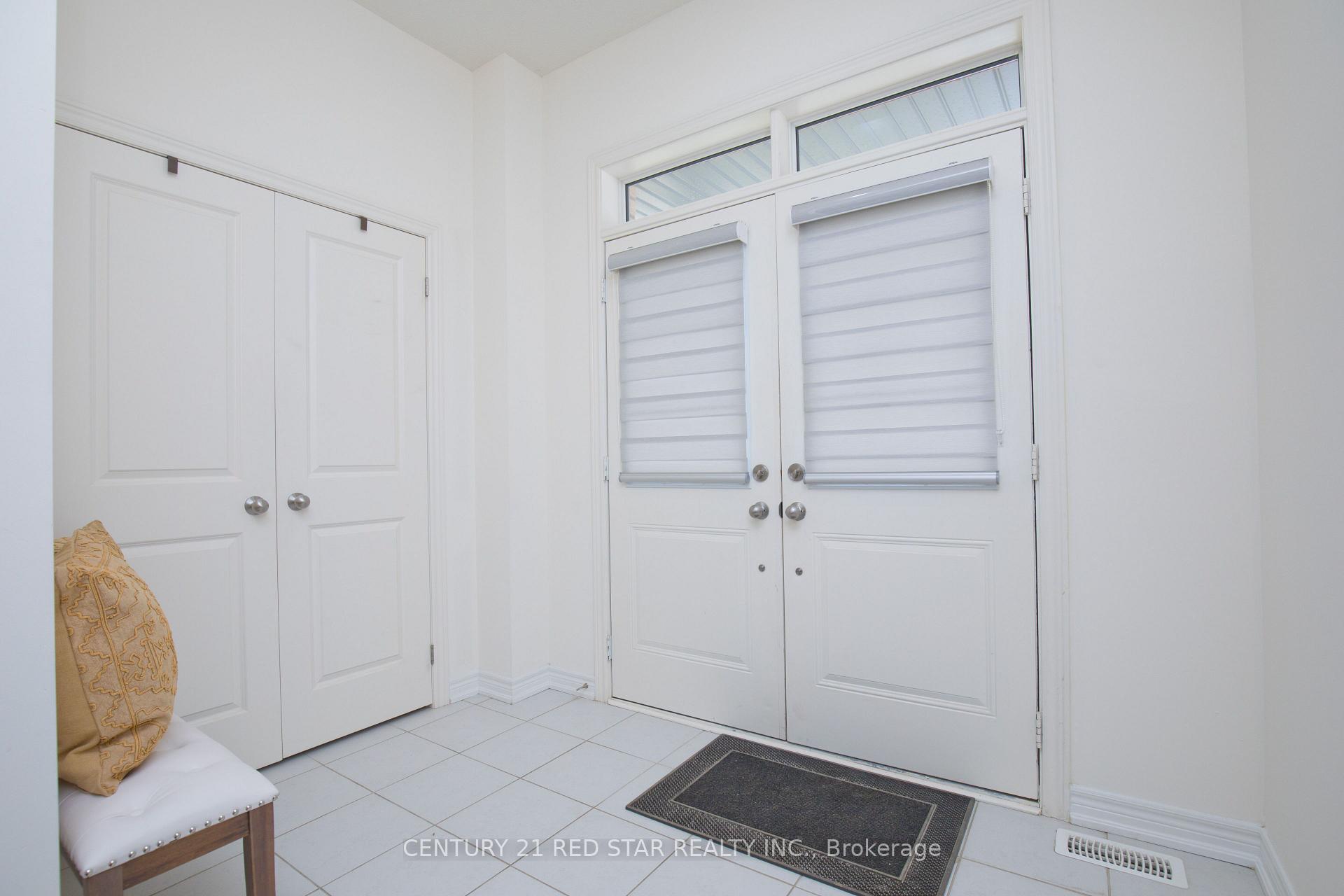 Photo 3 of 633 Brisdale Drive, Brampton, Northwest Brampton — HOMEH