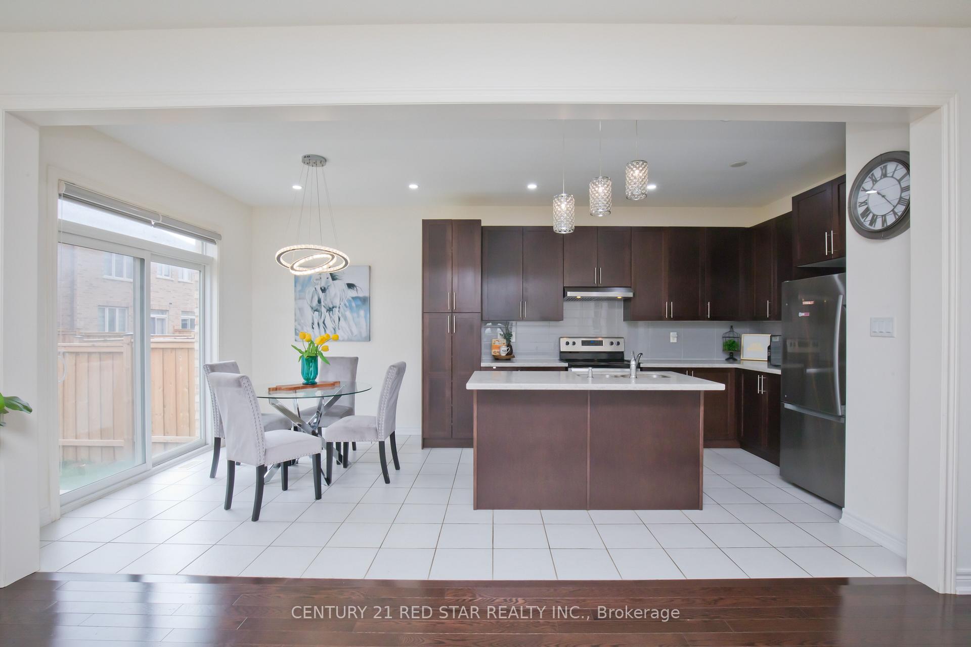Photo 12 of 633 Brisdale Drive, Brampton, Northwest Brampton — HOMEH