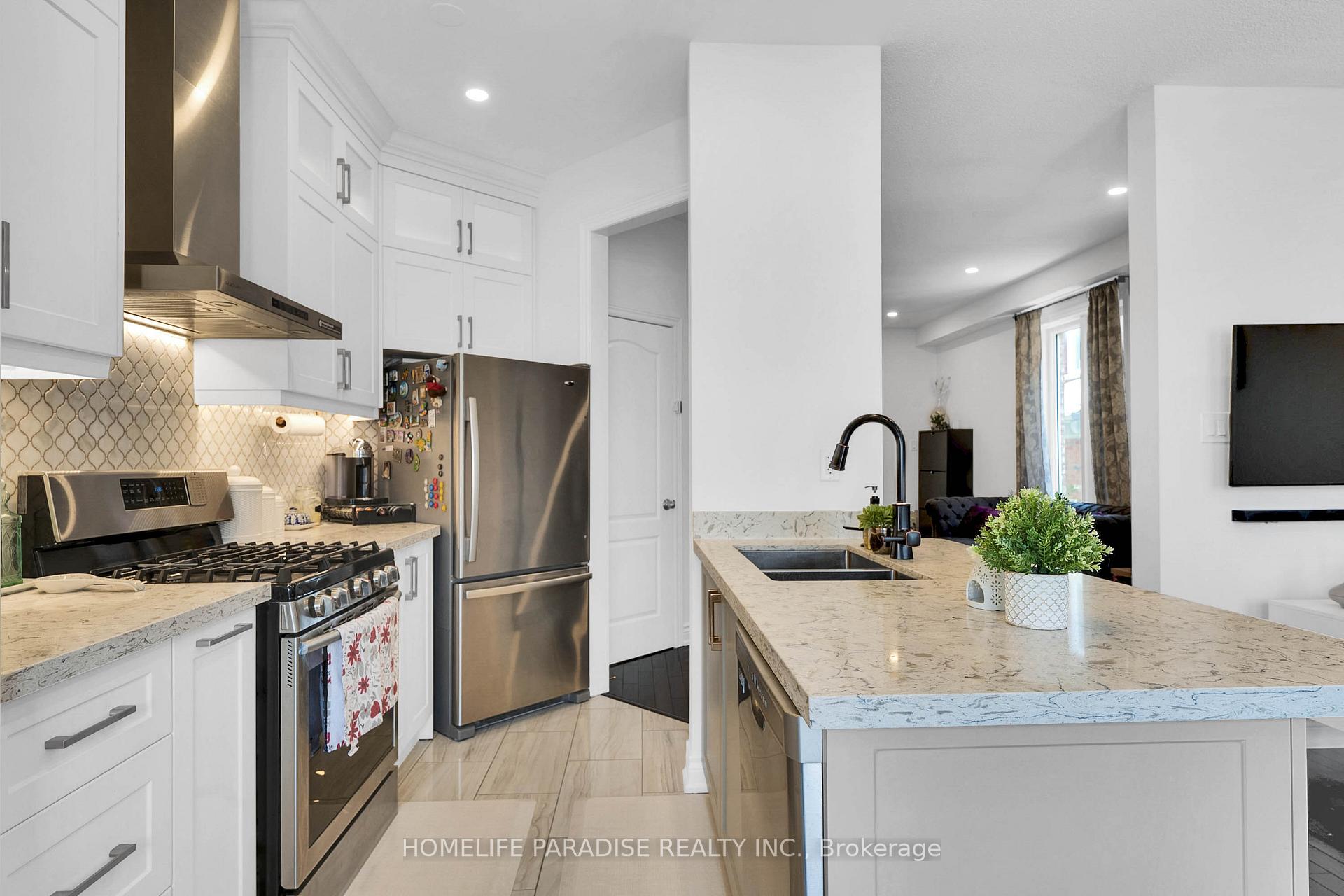 Photo 31 of 33 Silent Pond Crescent, Brampton, Madoc — HOMEH