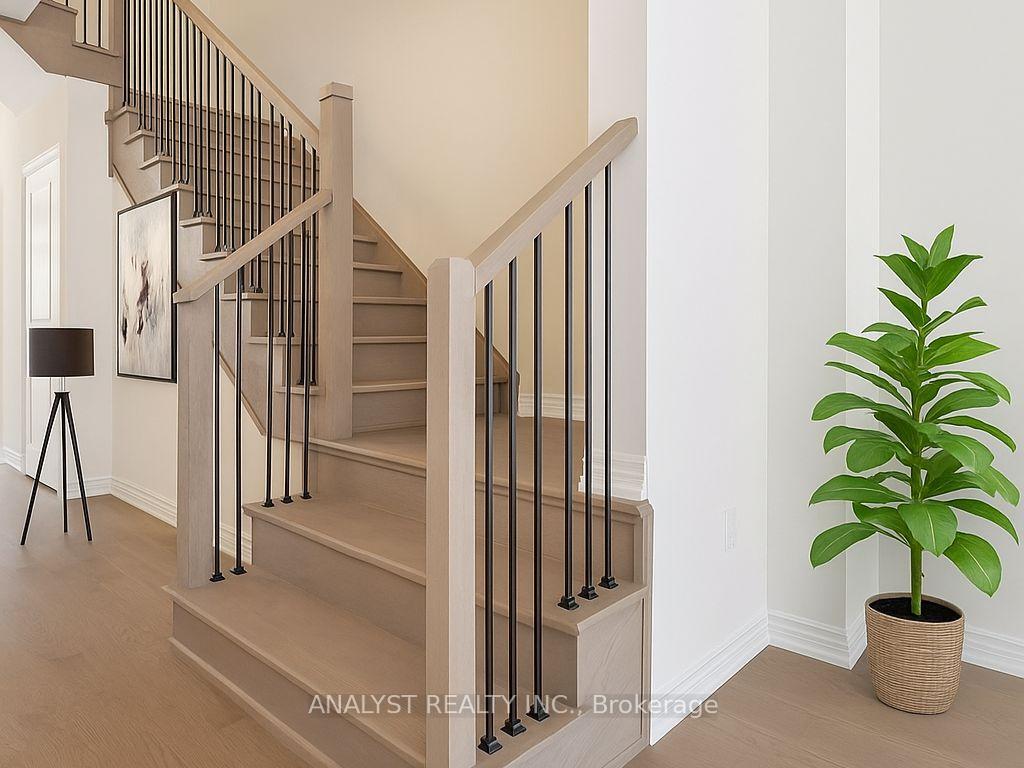 Photo 2 of 77 Singhampton Road, Vaughan, Kleinburg — HOMEH