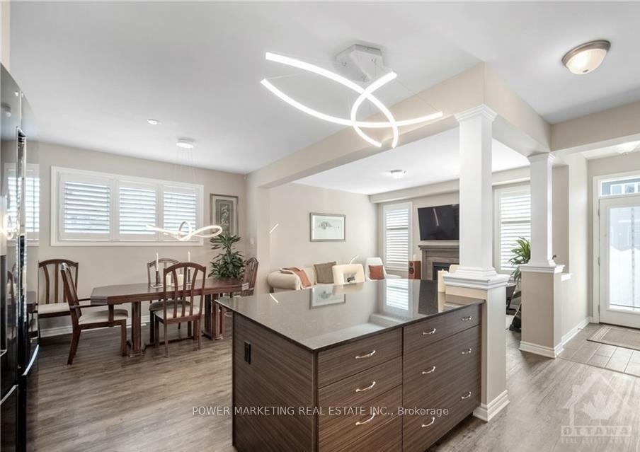 Photo 3 of 560 Chimney Corner Terrace, Ottawa, Barrhaven - Half Moon Bay — HOMEH