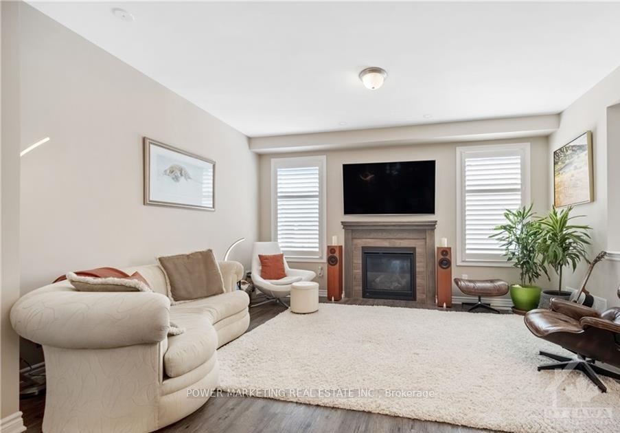 Photo 6 of 560 Chimney Corner Terrace, Ottawa, Barrhaven - Half Moon Bay — HOMEH