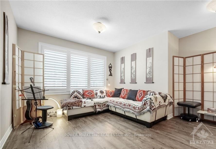 Photo 7 of 560 Chimney Corner Terrace, Ottawa, Barrhaven - Half Moon Bay — HOMEH