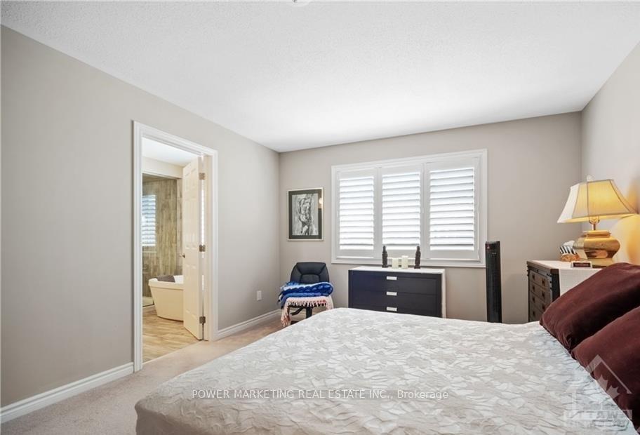 Photo 10 of 560 Chimney Corner Terrace, Ottawa, Barrhaven - Half Moon Bay — HOMEH