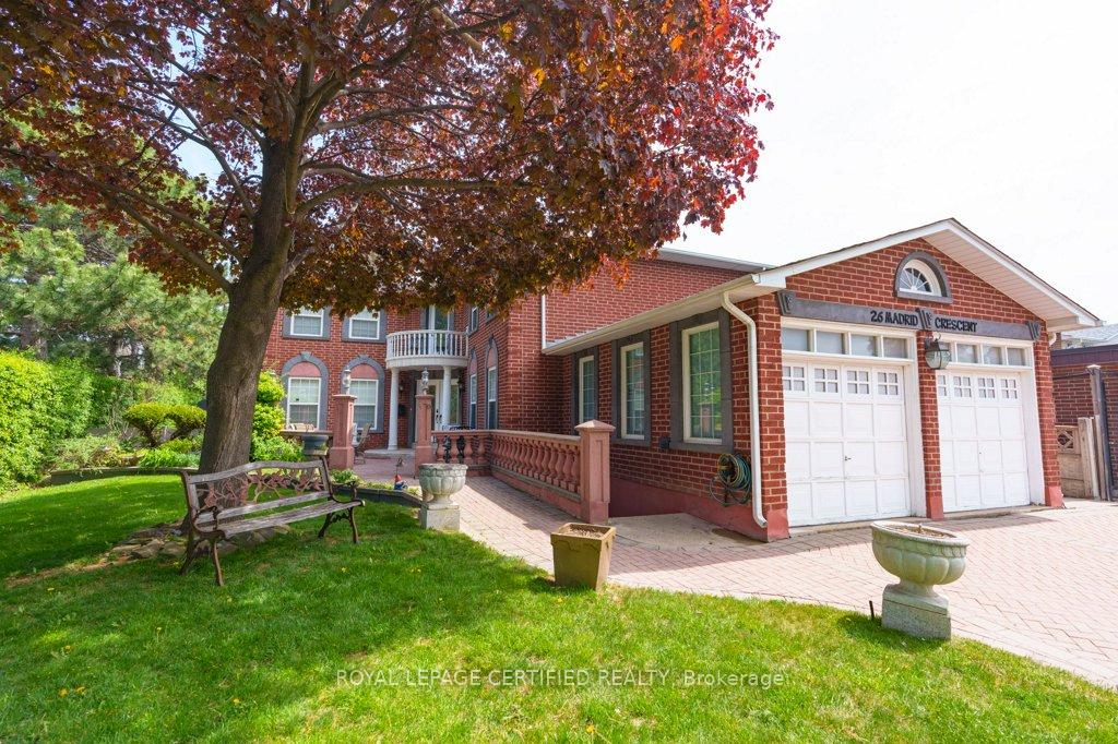 Photo 2 of 26 Madrid Crescent, Brampton, Central Park — HOMEH