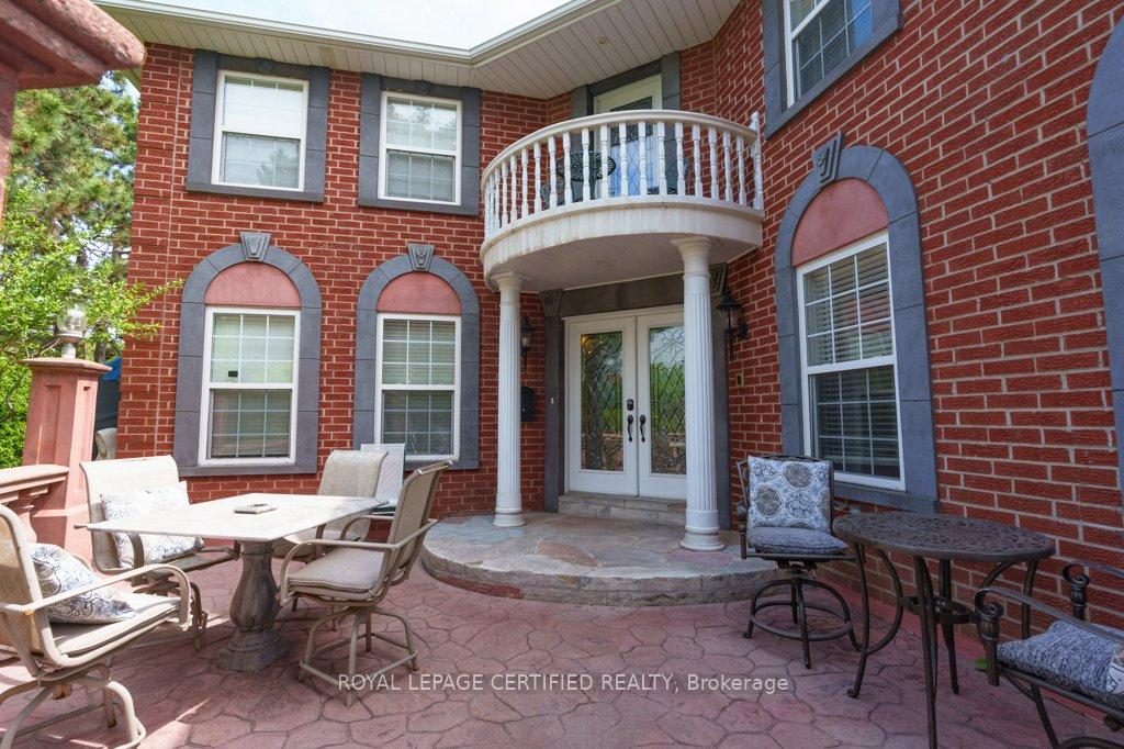 Photo 4 of 26 Madrid Crescent, Brampton, Central Park — HOMEH