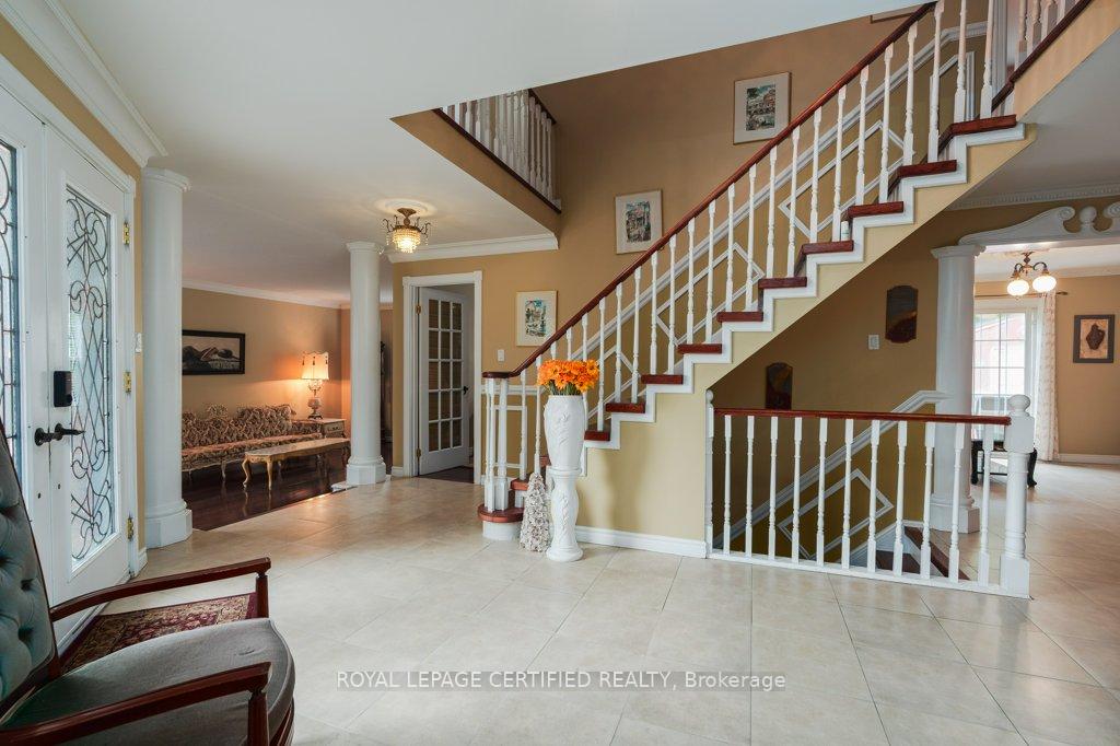 Photo 7 of 26 Madrid Crescent, Brampton, Central Park — HOMEH