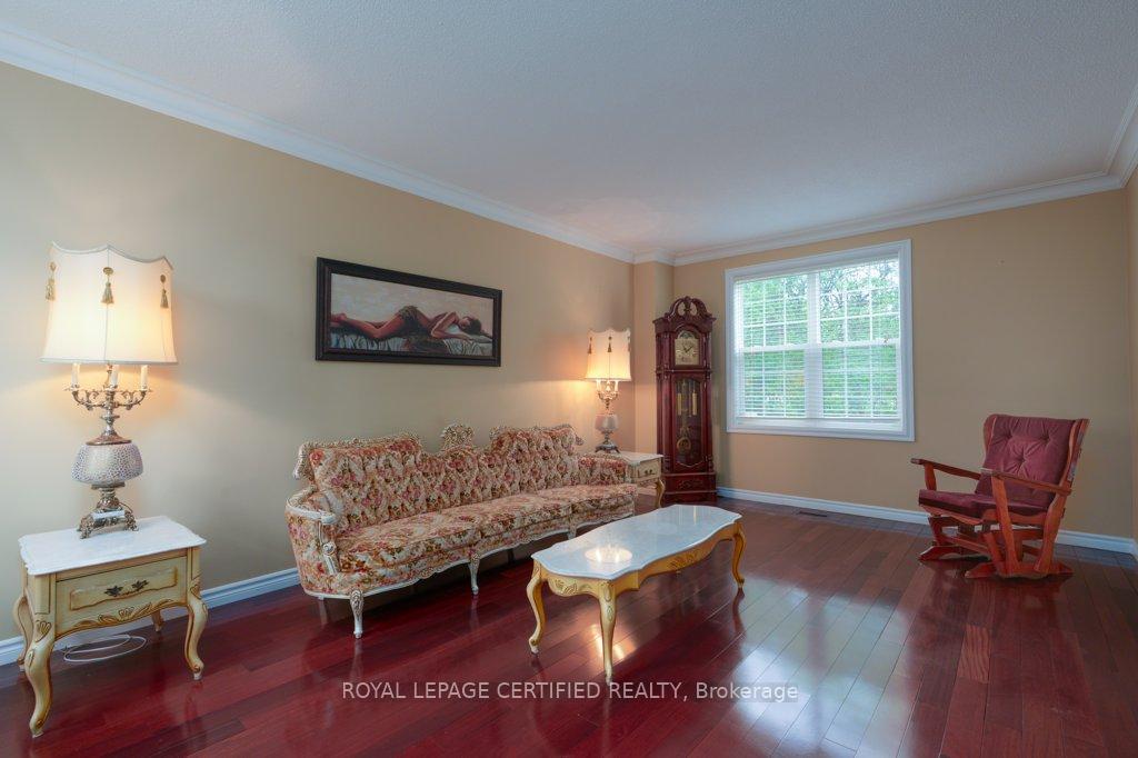 Photo 10 of 26 Madrid Crescent, Brampton, Central Park — HOMEH