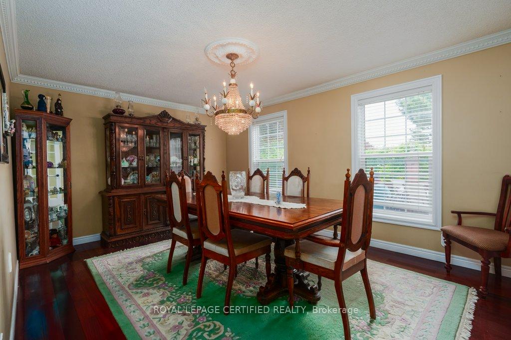 Photo 13 of 26 Madrid Crescent, Brampton, Central Park — HOMEH