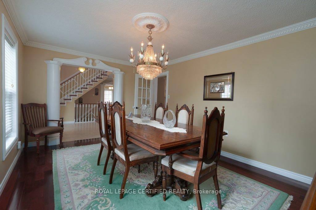 Photo 15 of 26 Madrid Crescent, Brampton, Central Park — HOMEH