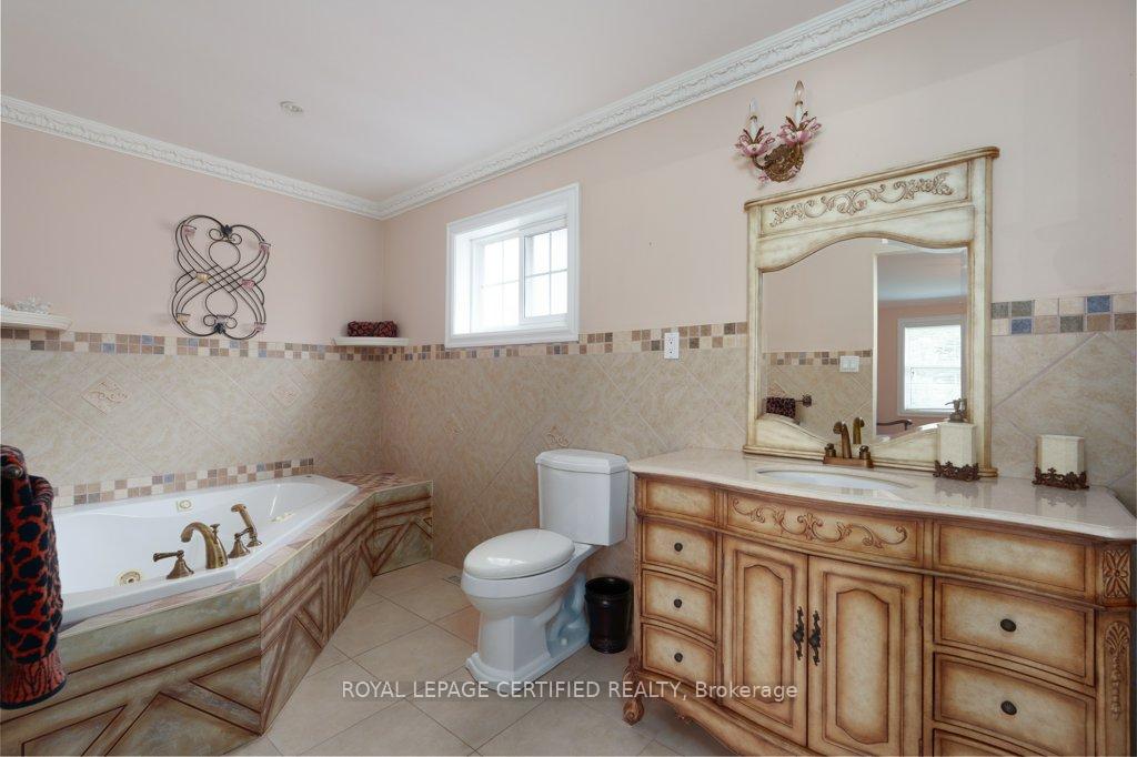 Photo 24 of 26 Madrid Crescent, Brampton, Central Park — HOMEH