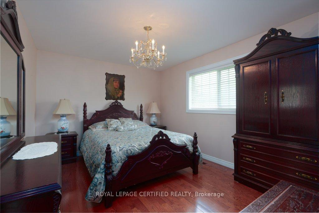 Photo 26 of 26 Madrid Crescent, Brampton, Central Park — HOMEH