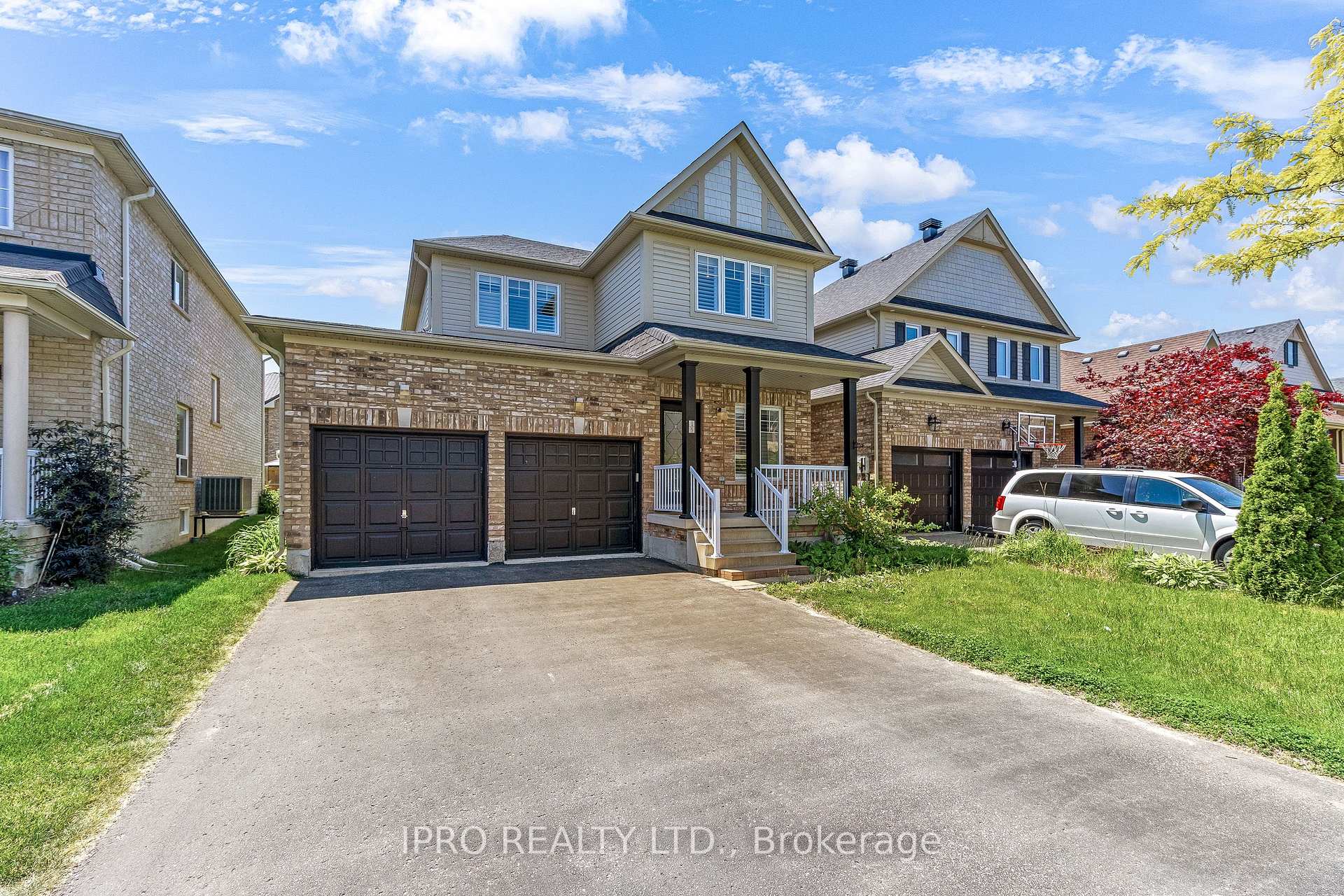 Photo 3 of 15 Connaught Lane, Barrie, Innis-Shore — HOMEH