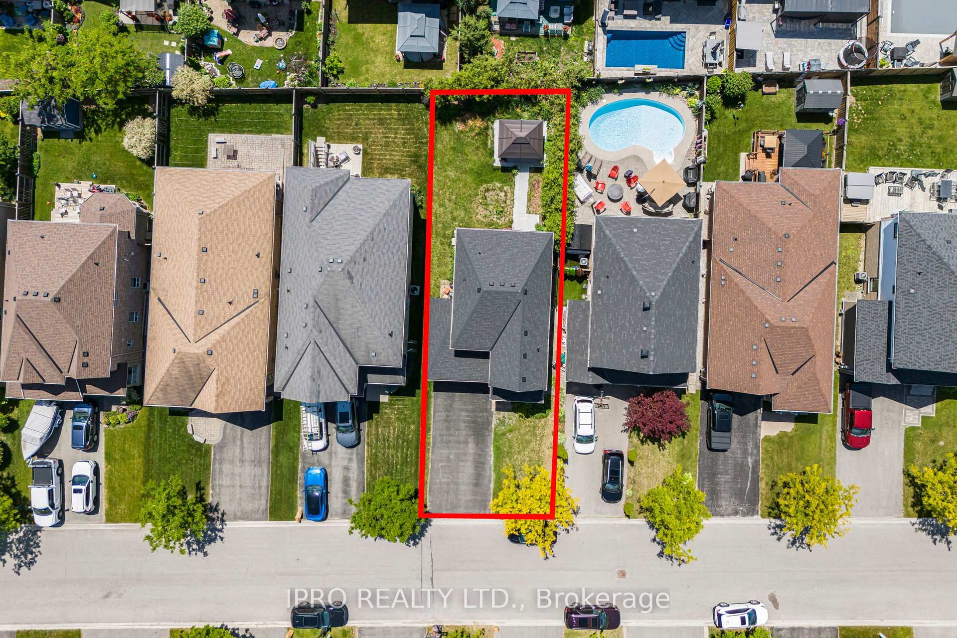 Photo 4 of 15 Connaught Lane, Barrie, Innis-Shore — HOMEH