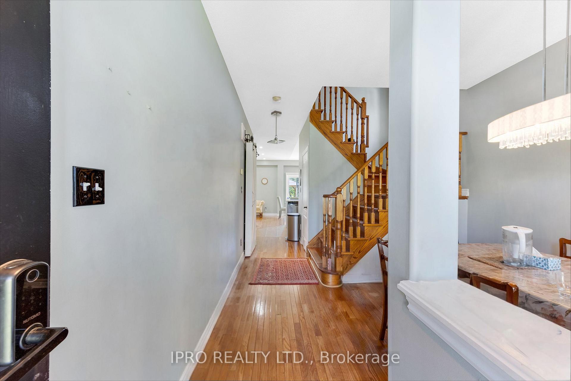 Photo 7 of 15 Connaught Lane, Barrie, Innis-Shore — HOMEH