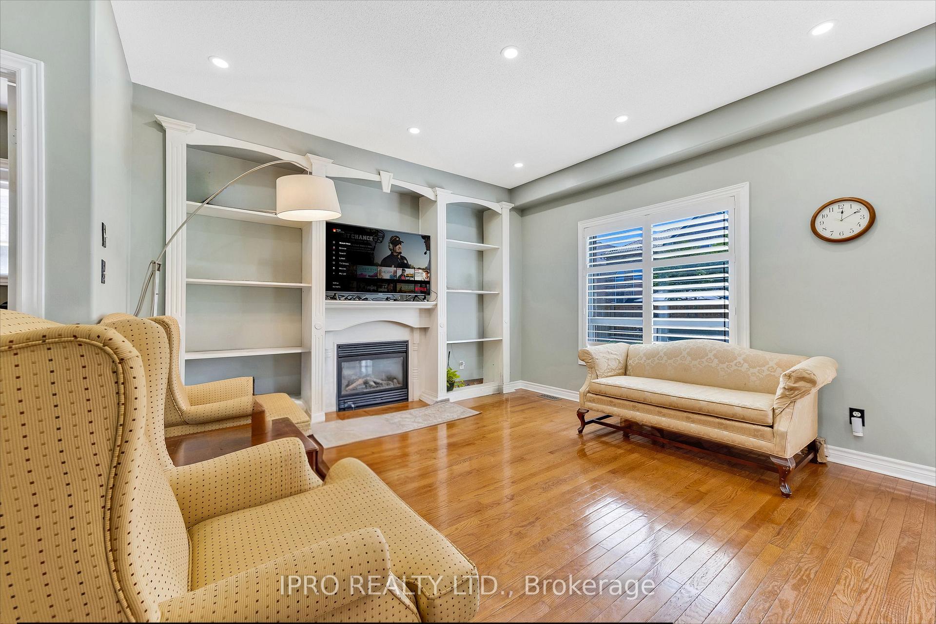 Photo 8 of 15 Connaught Lane, Barrie, Innis-Shore — HOMEH