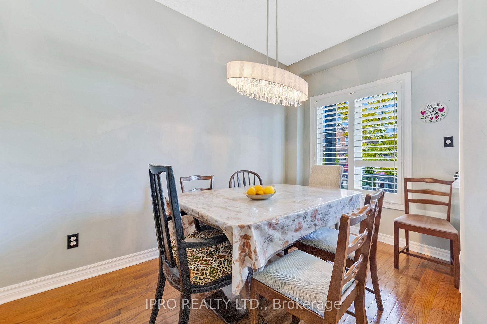 Photo 10 of 15 Connaught Lane, Barrie, Innis-Shore — HOMEH