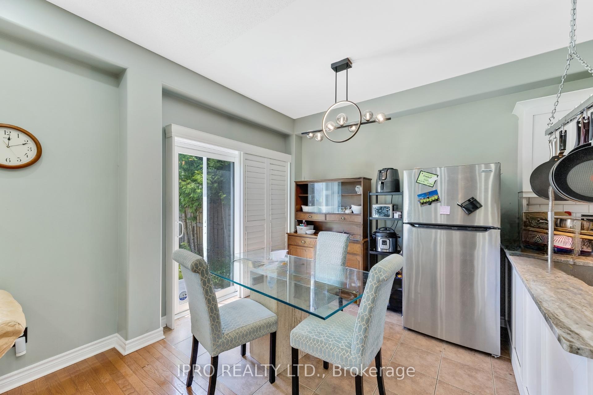 Photo 12 of 15 Connaught Lane, Barrie, Innis-Shore — HOMEH