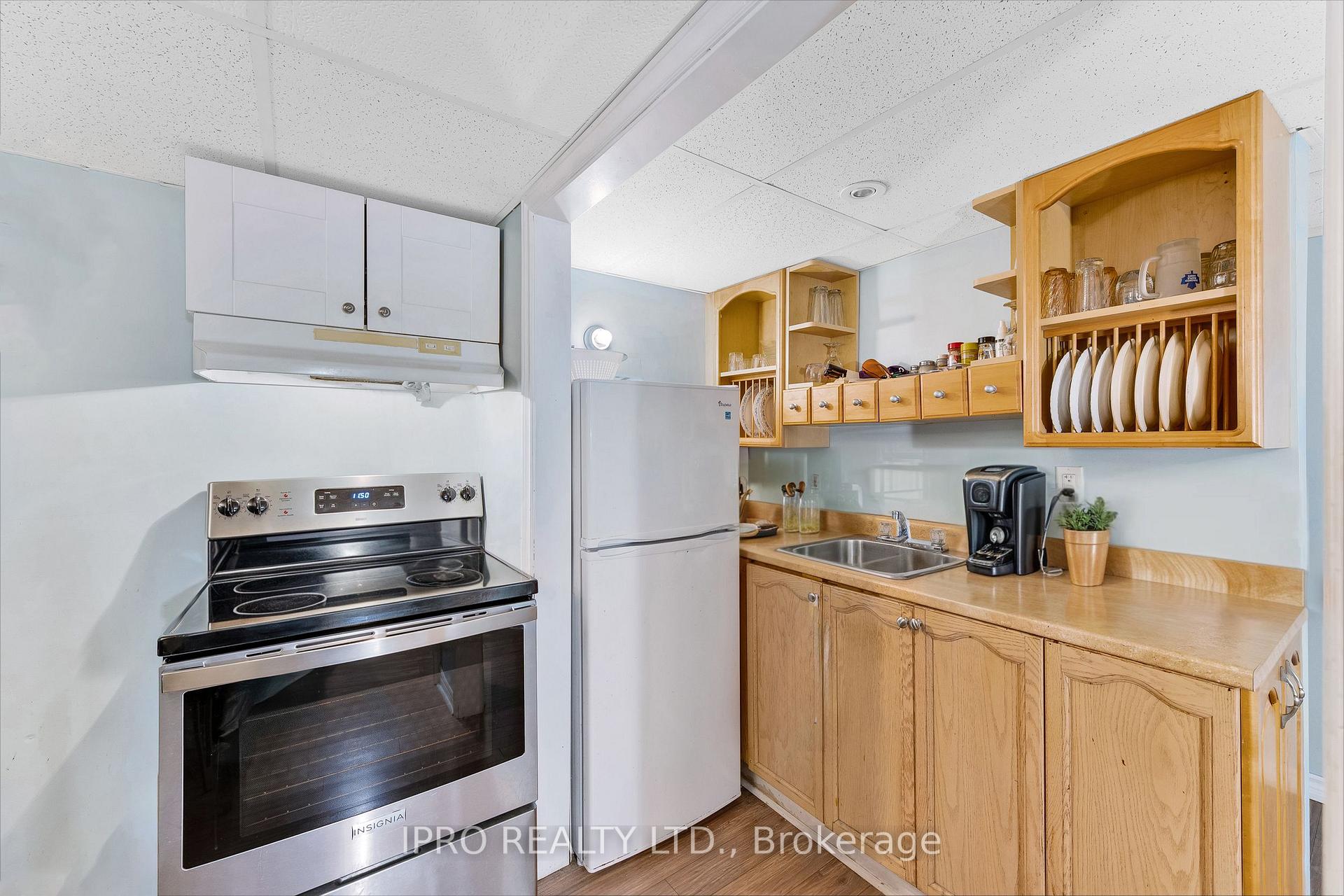 Photo 13 of 15 Connaught Lane, Barrie, Innis-Shore — HOMEH