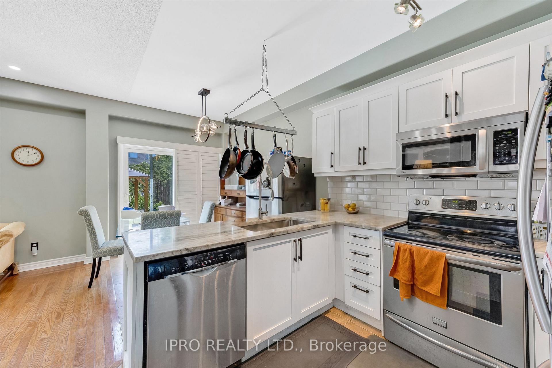 Photo 15 of 15 Connaught Lane, Barrie, Innis-Shore — HOMEH