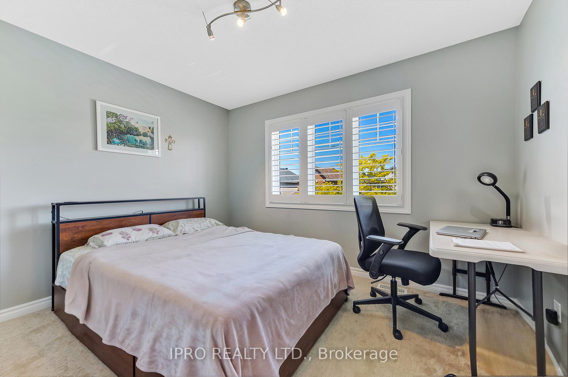 Photo 16 of 15 Connaught Lane, Barrie, Innis-Shore — HOMEH