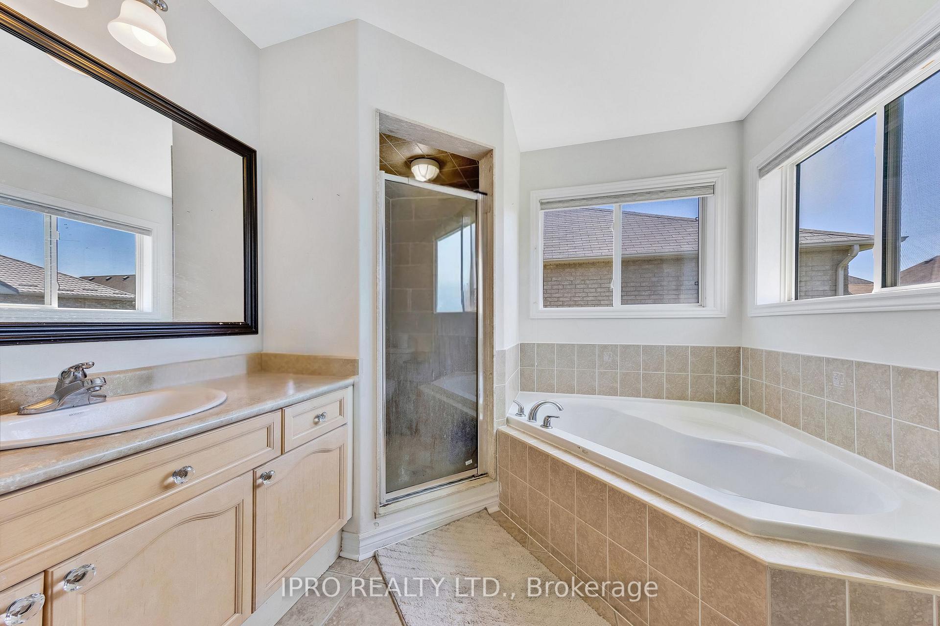 Photo 22 of 15 Connaught Lane, Barrie, Innis-Shore — HOMEH