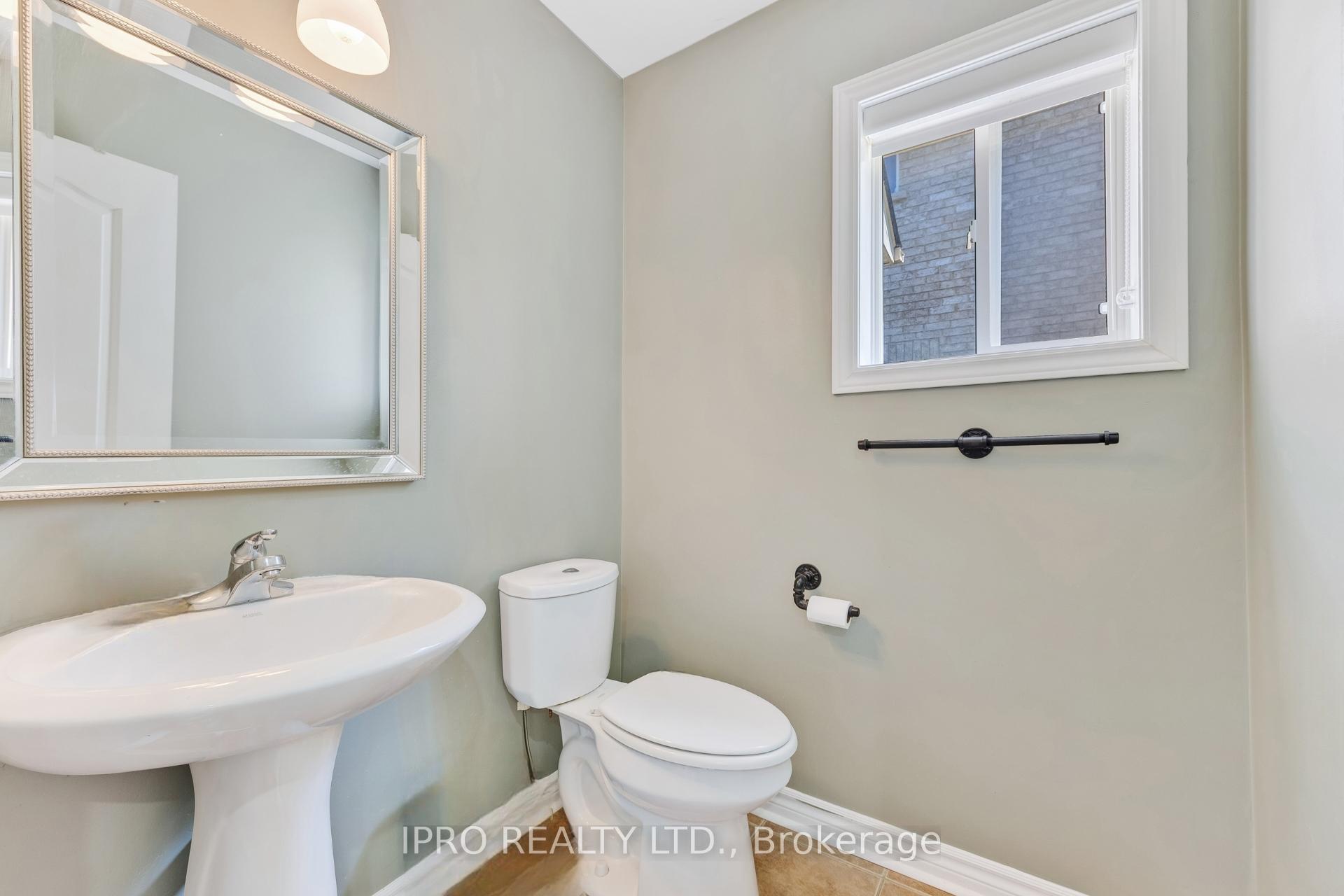Photo 24 of 15 Connaught Lane, Barrie, Innis-Shore — HOMEH