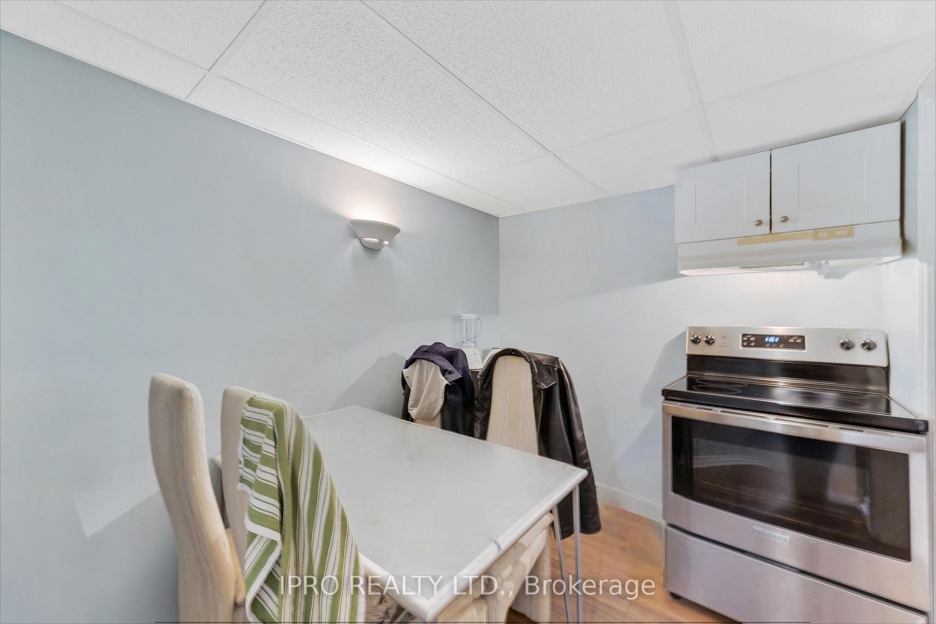 Photo 28 of 15 Connaught Lane, Barrie, Innis-Shore — HOMEH