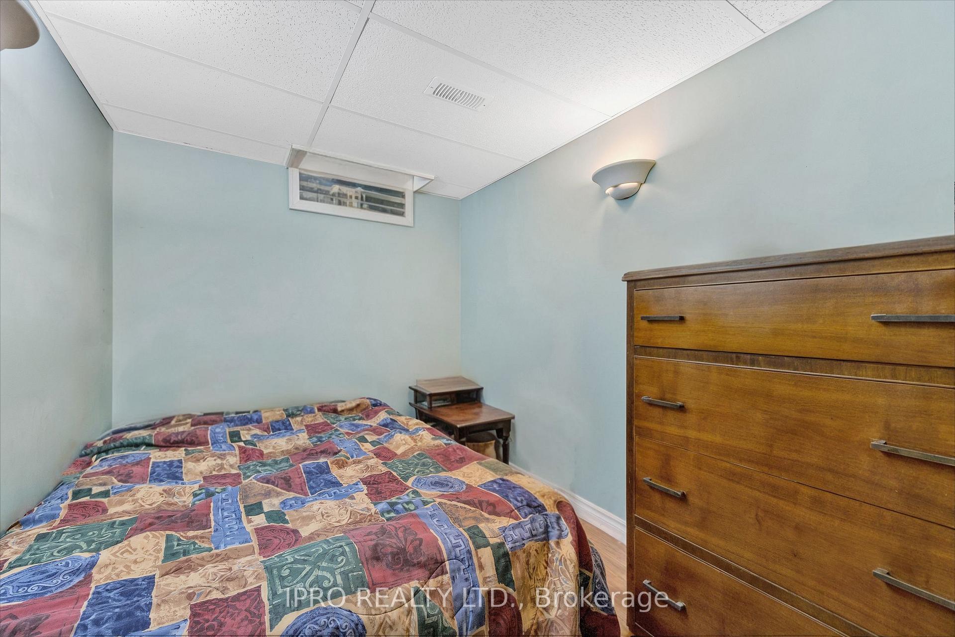 Photo 29 of 15 Connaught Lane, Barrie, Innis-Shore — HOMEH