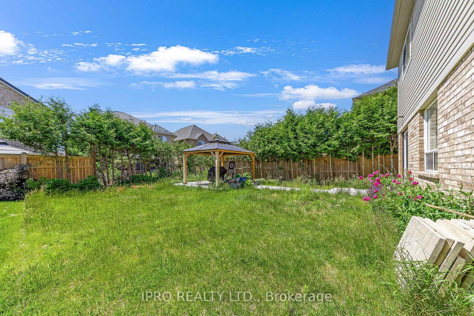 Photo 30 of 15 Connaught Lane, Barrie, Innis-Shore — HOMEH