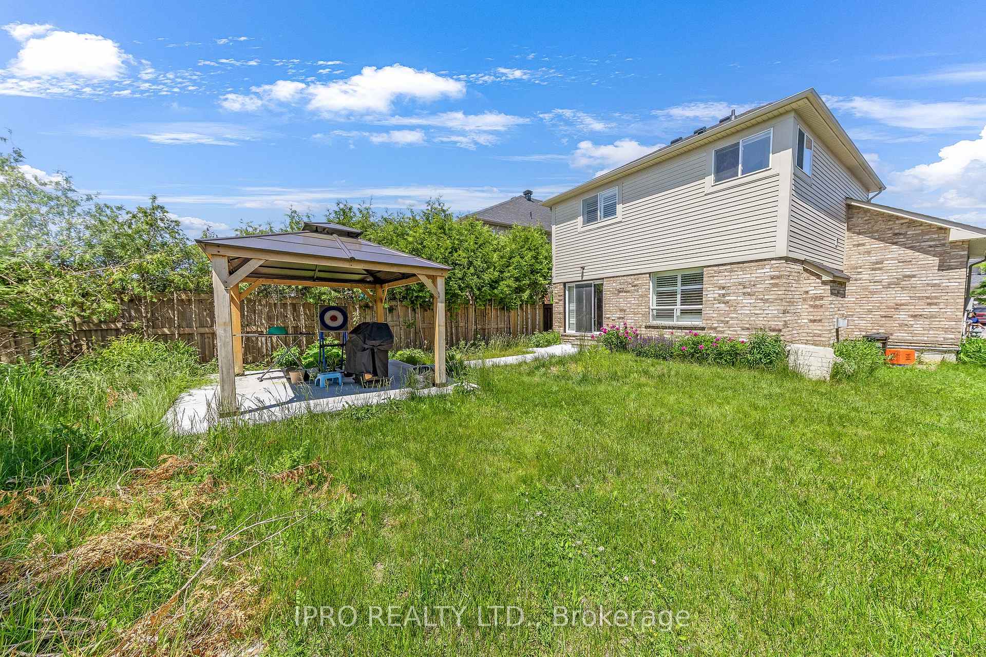 Photo 31 of 15 Connaught Lane, Barrie, Innis-Shore — HOMEH