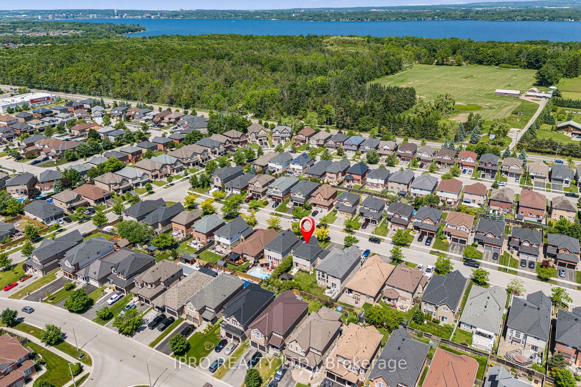 Photo 32 of 15 Connaught Lane, Barrie, Innis-Shore — HOMEH