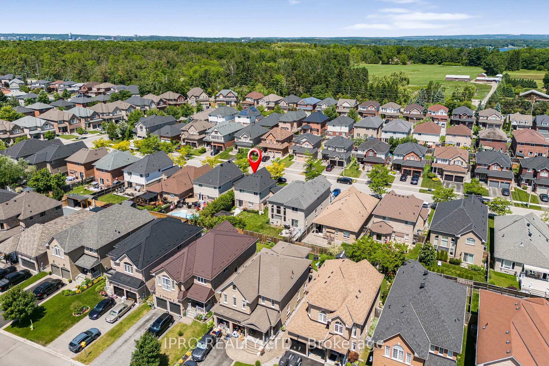 Photo 35 of 15 Connaught Lane, Barrie, Innis-Shore — HOMEH