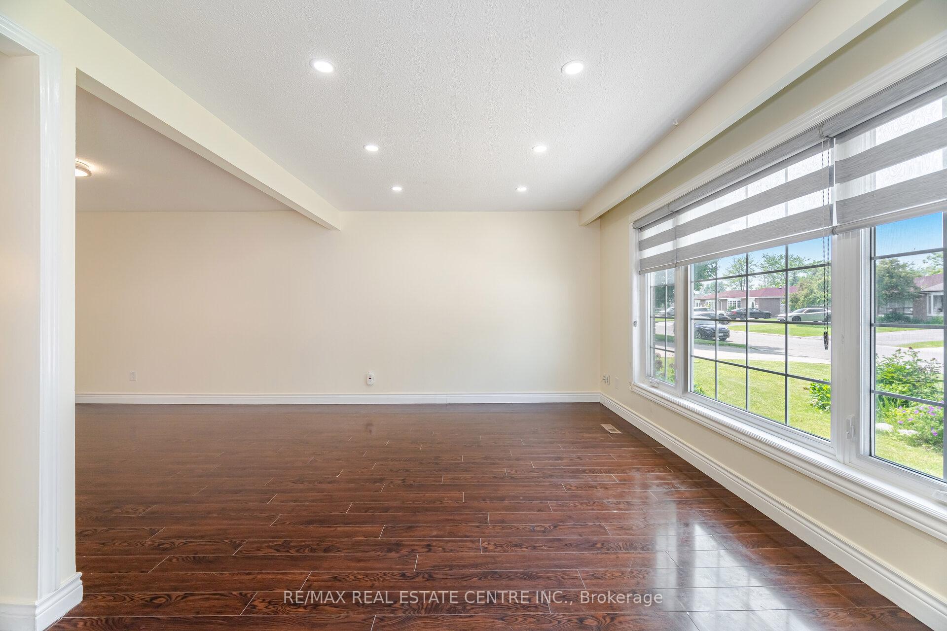 Photo 8 of 96 Fallingdale Crescent, Brampton, Southgate — HOMEH