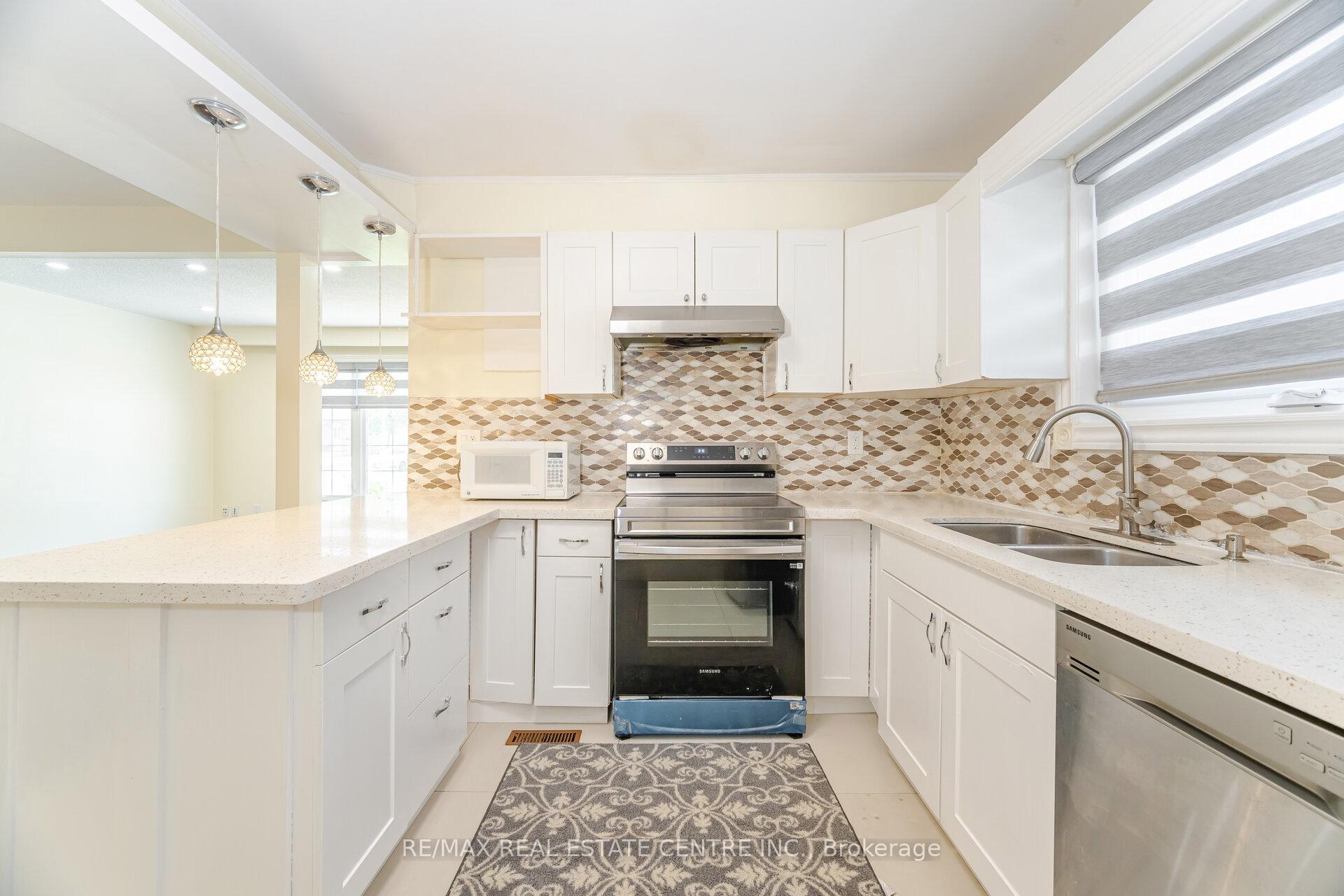Photo 16 of 96 Fallingdale Crescent, Brampton, Southgate — HOMEH