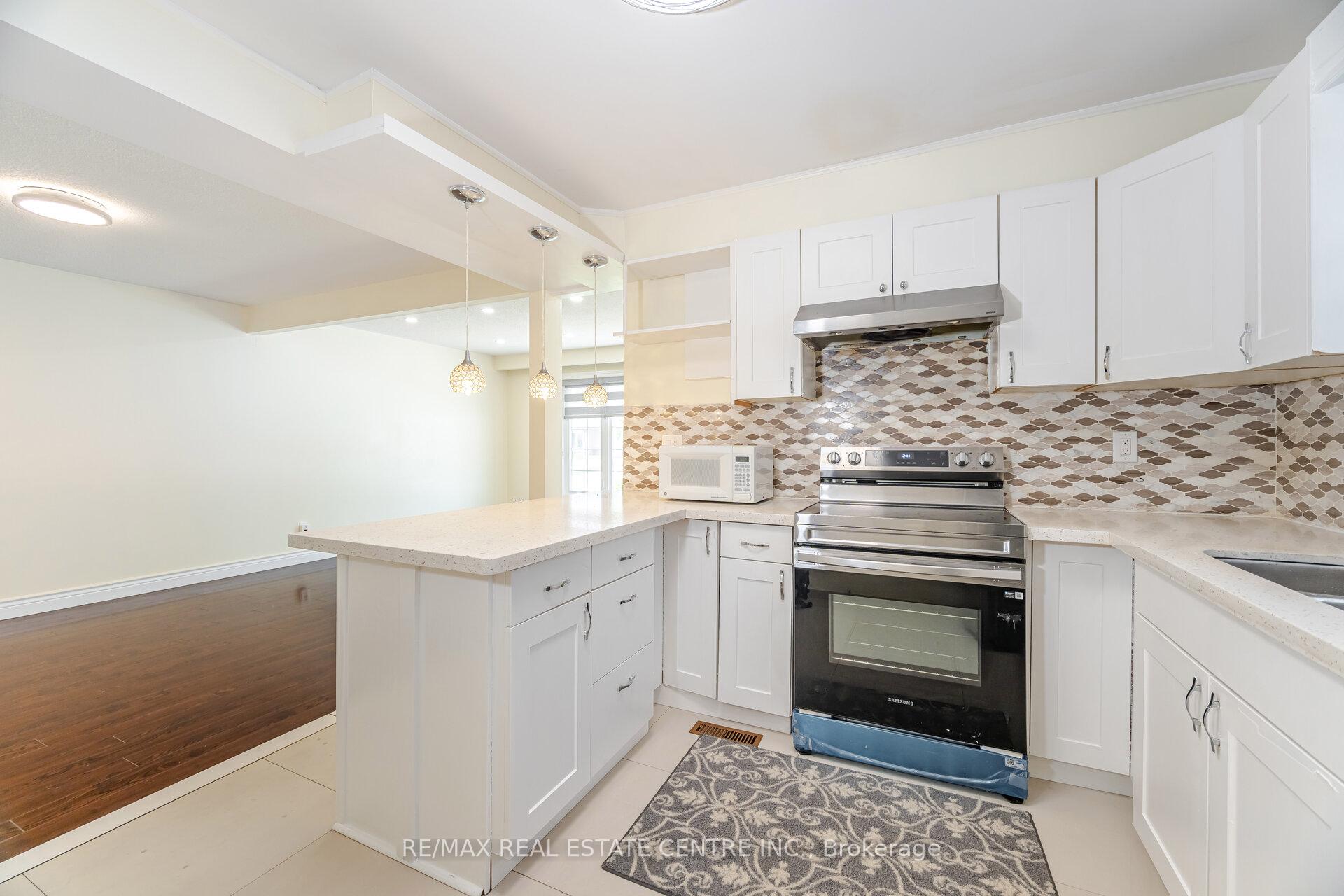 Photo 19 of 96 Fallingdale Crescent, Brampton, Southgate — HOMEH