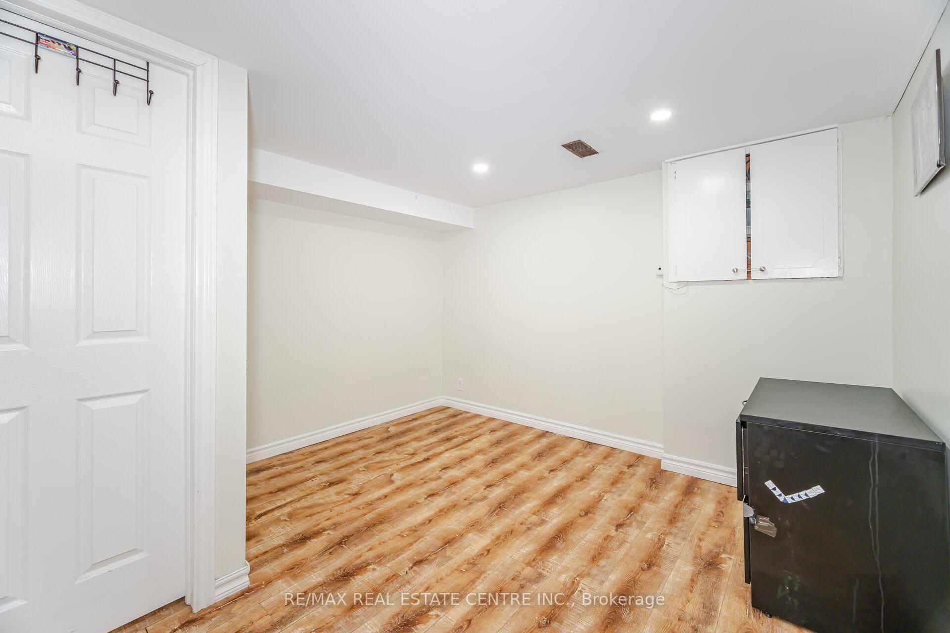 Photo 34 of 96 Fallingdale Crescent, Brampton, Southgate — HOMEH