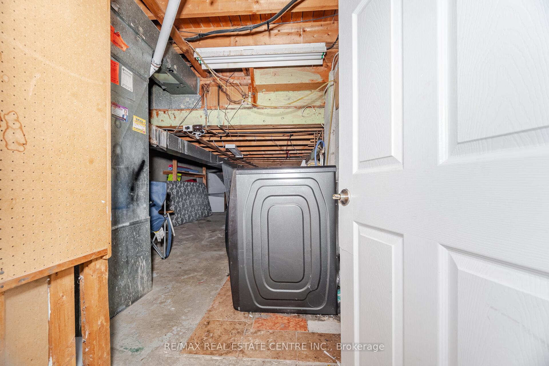 Photo 44 of 96 Fallingdale Crescent, Brampton, Southgate — HOMEH